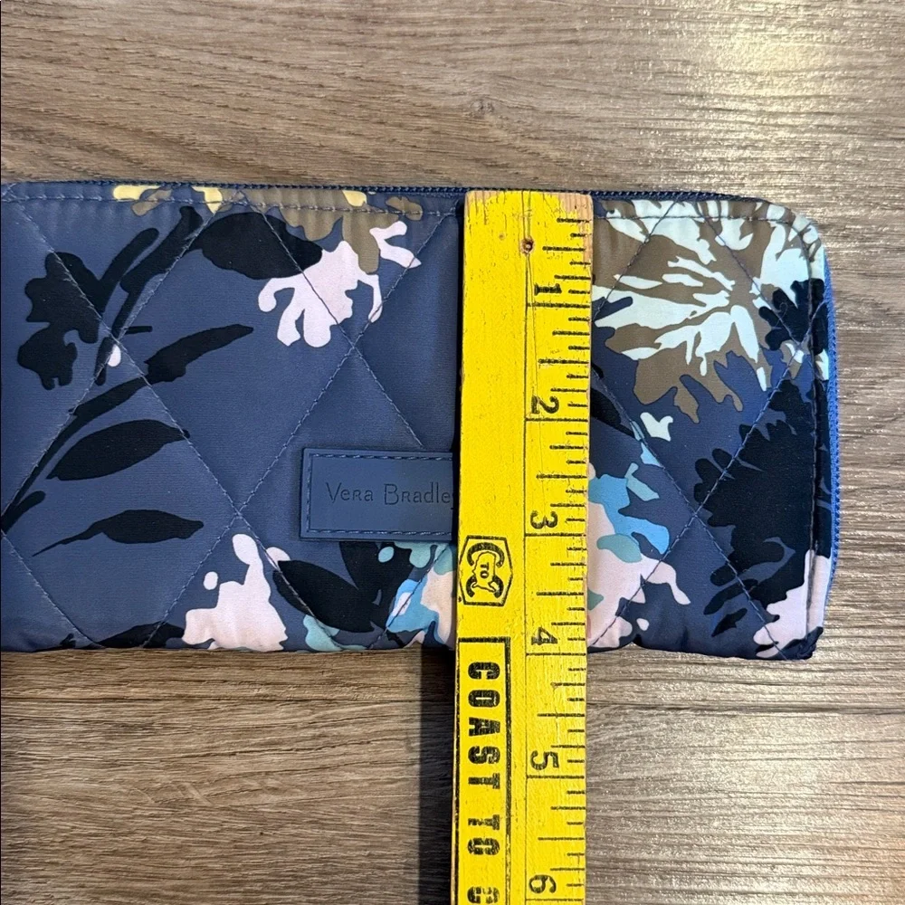 Vera Bradley Ultralight RFID TurnLock Wallet In Chrysanthemum Crush - Picture 3 of 5